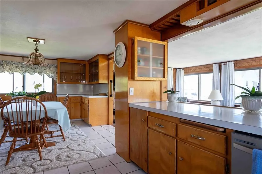31 Cross Hill Drive Narragansett RI 02882