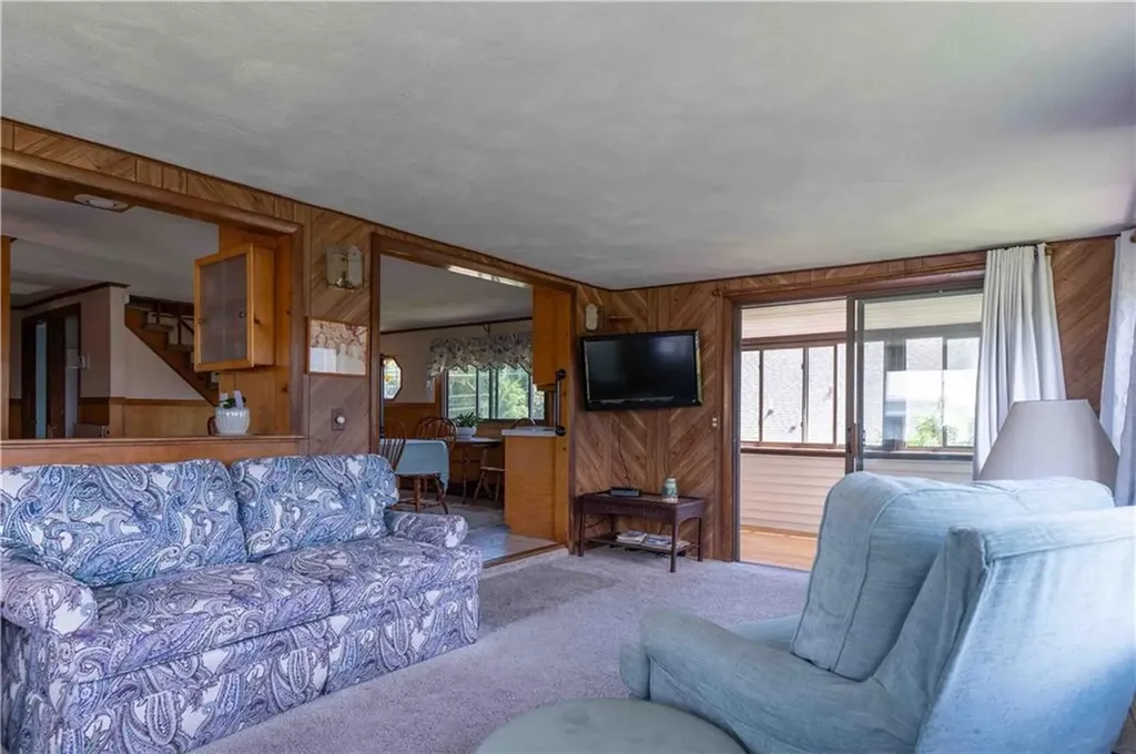31 Cross Hill Drive Narragansett RI 02882