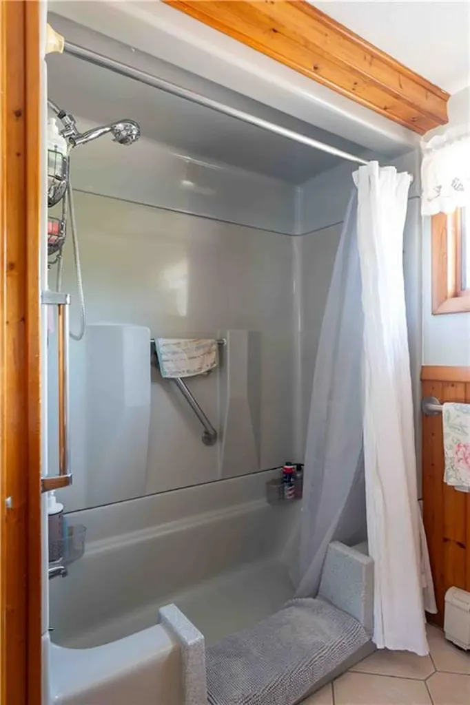 31 Cross Hill Drive Narragansett RI 02882