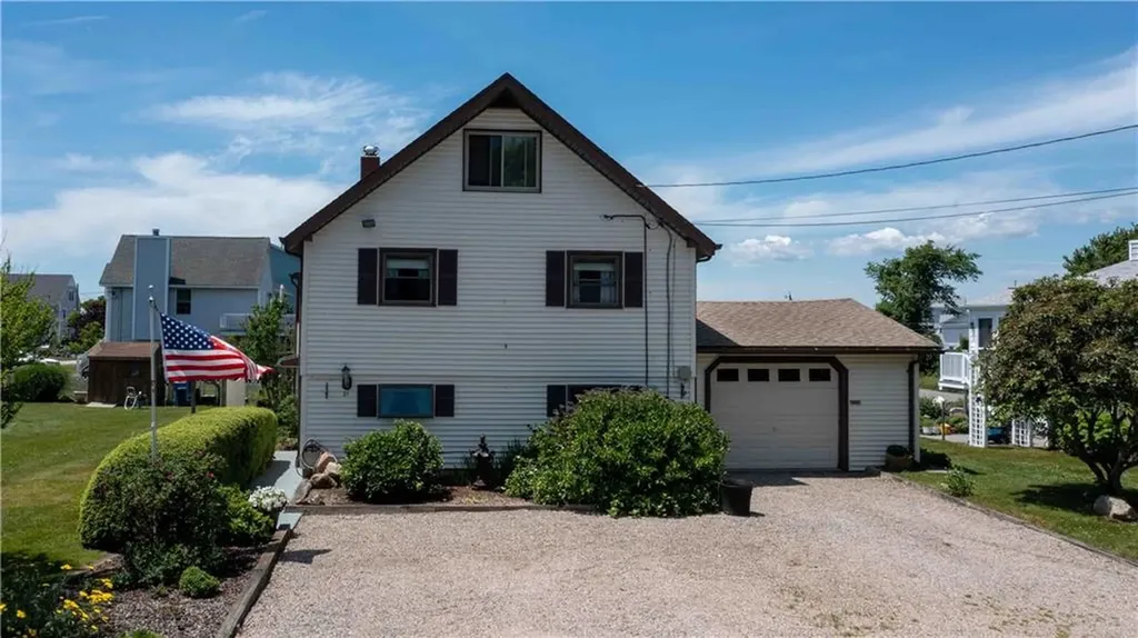 31 Cross Hill Drive Narragansett RI 02882