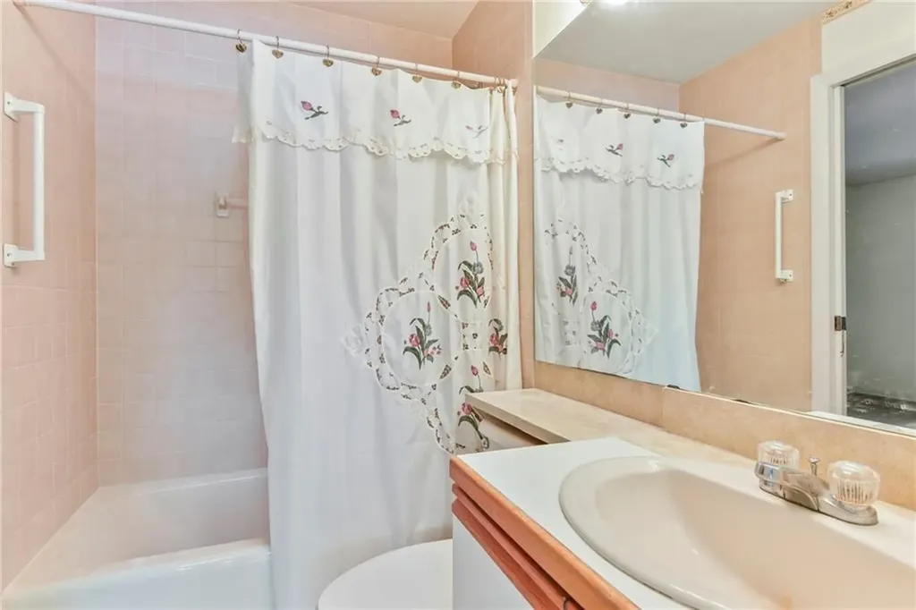 754 Williamsburg Circle Warwick RI 02886