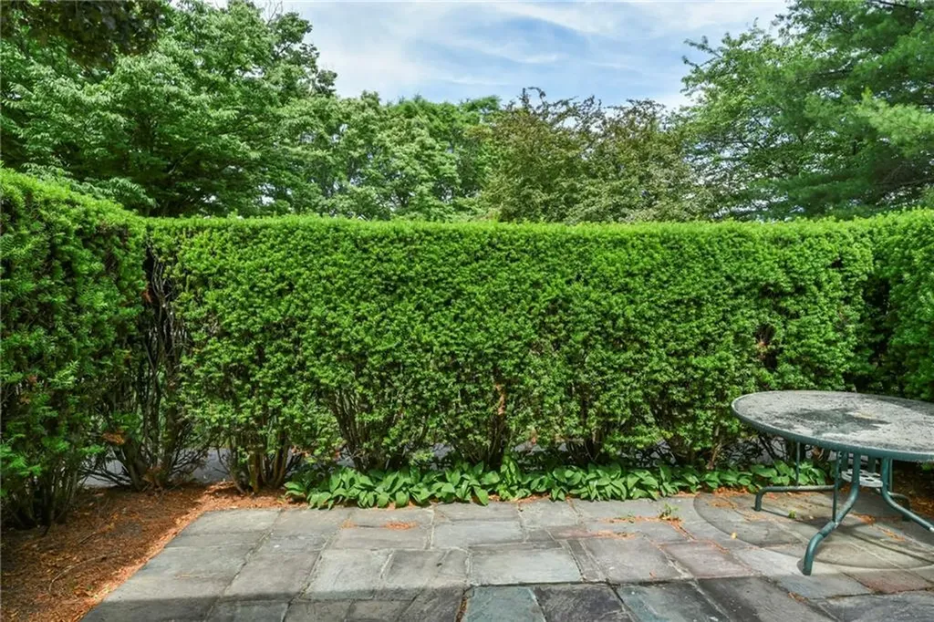 754 Williamsburg Circle Warwick RI 02886