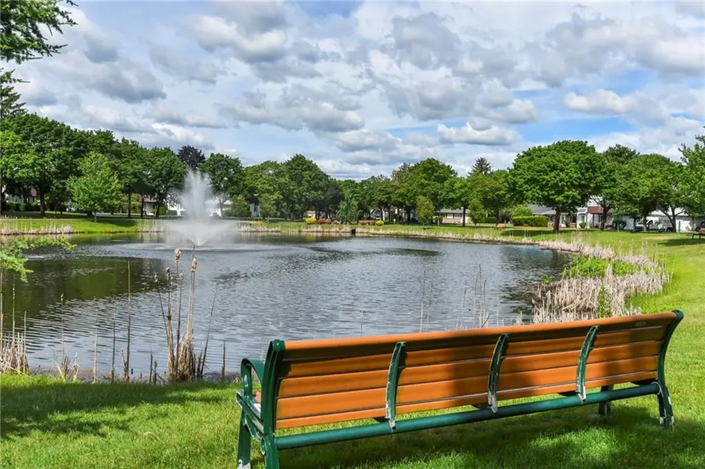 754 Williamsburg Circle Warwick RI 02886