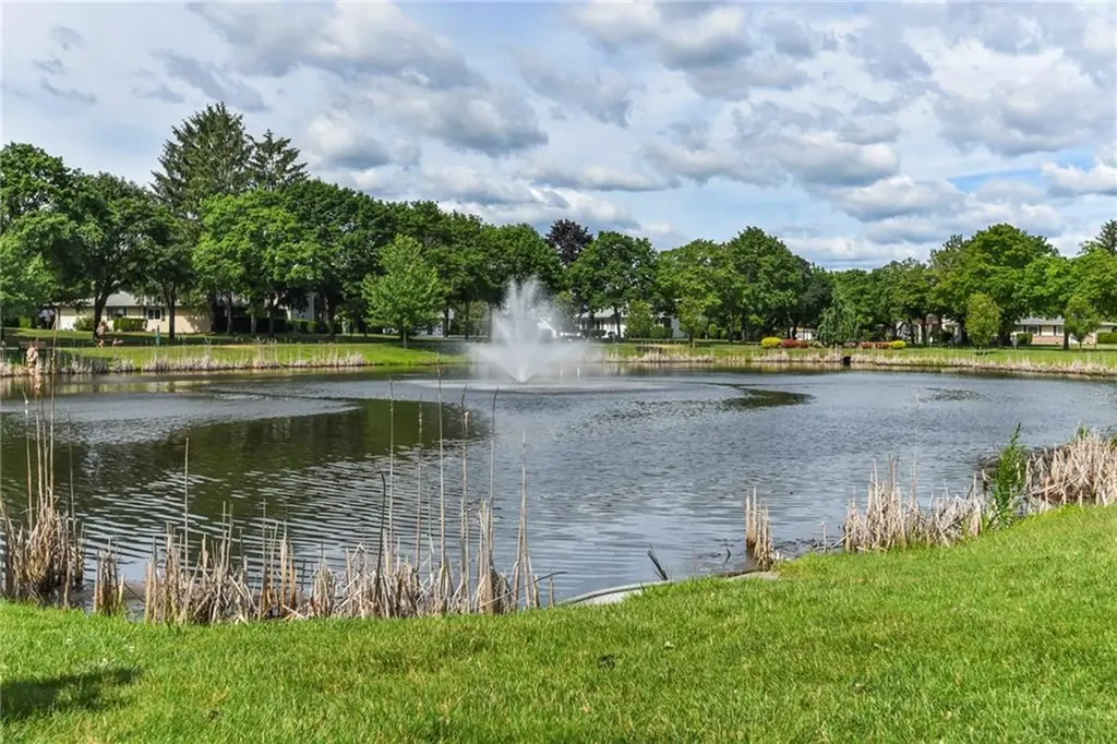 754 Williamsburg Circle Warwick RI 02886