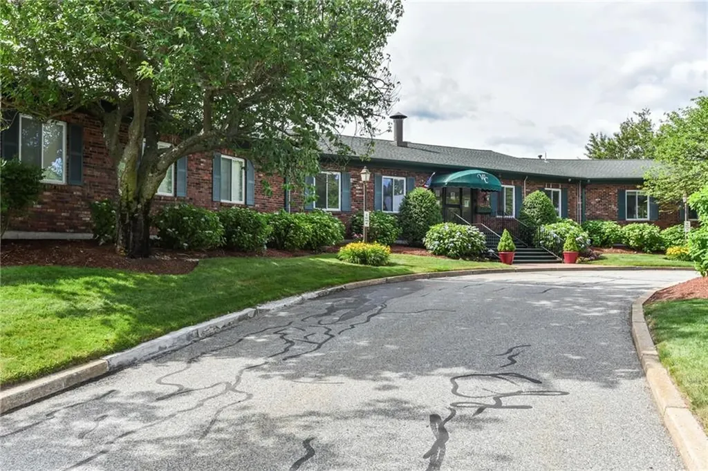 754 Williamsburg Circle Warwick RI 02886