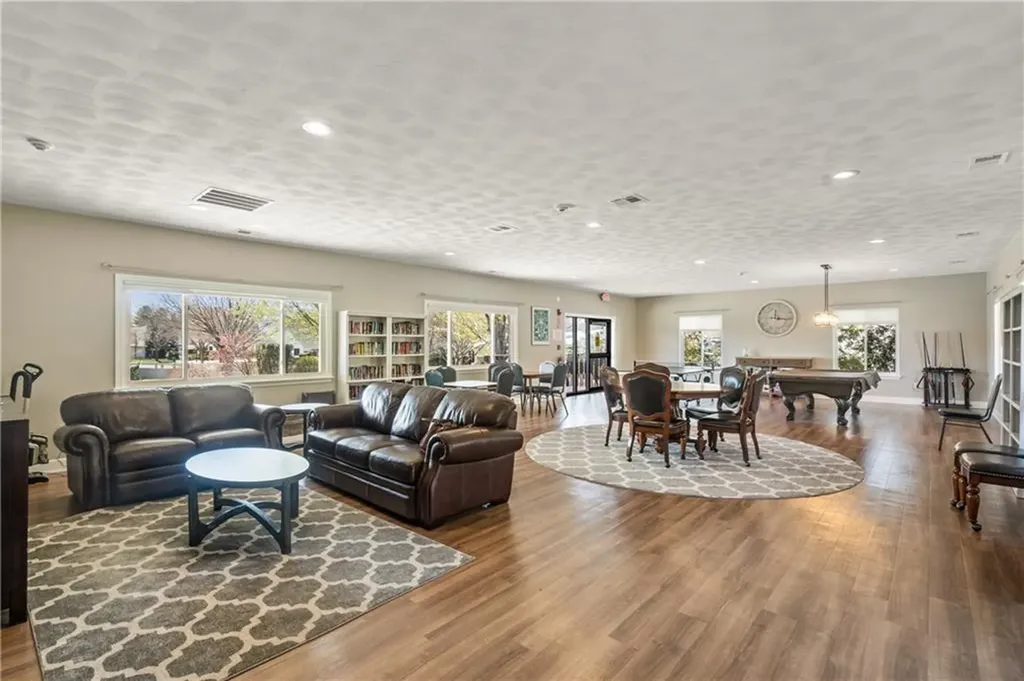 754 Williamsburg Circle Warwick RI 02886
