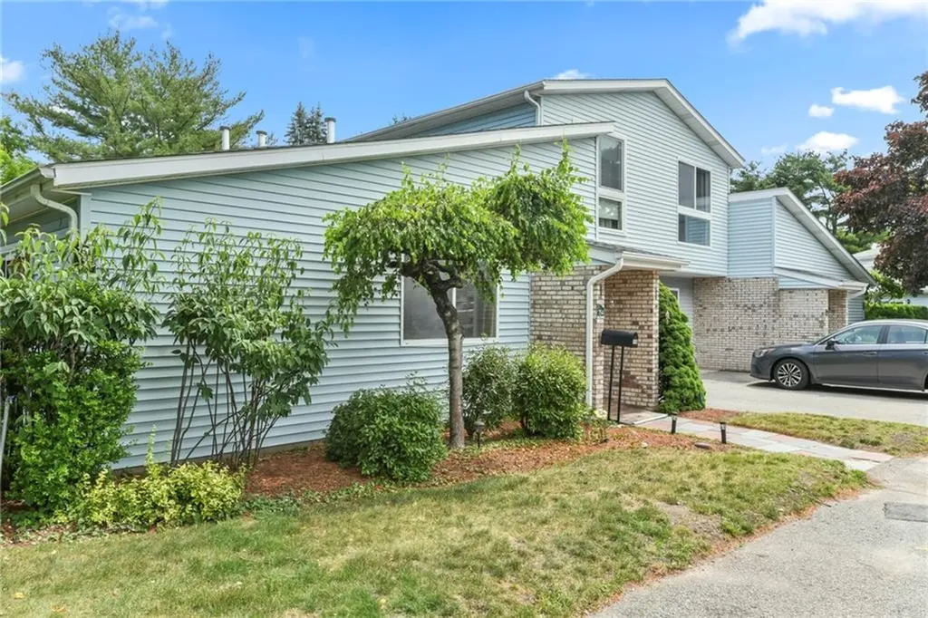 754 Williamsburg Circle Warwick RI 02886