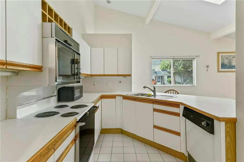 754 Williamsburg Circle Warwick RI 02886