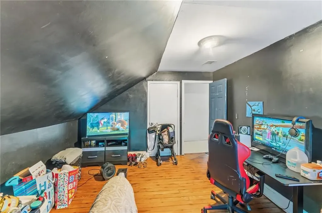 98 100 Pocasset Avenue Providence RI 02909