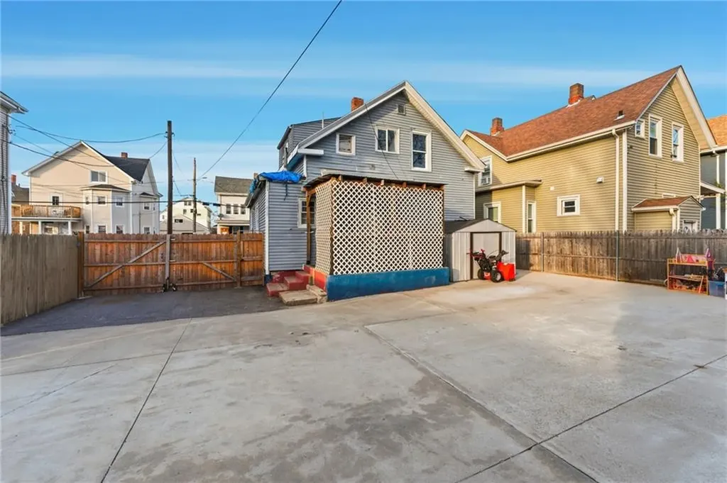 98 100 Pocasset Avenue Providence RI 02909
