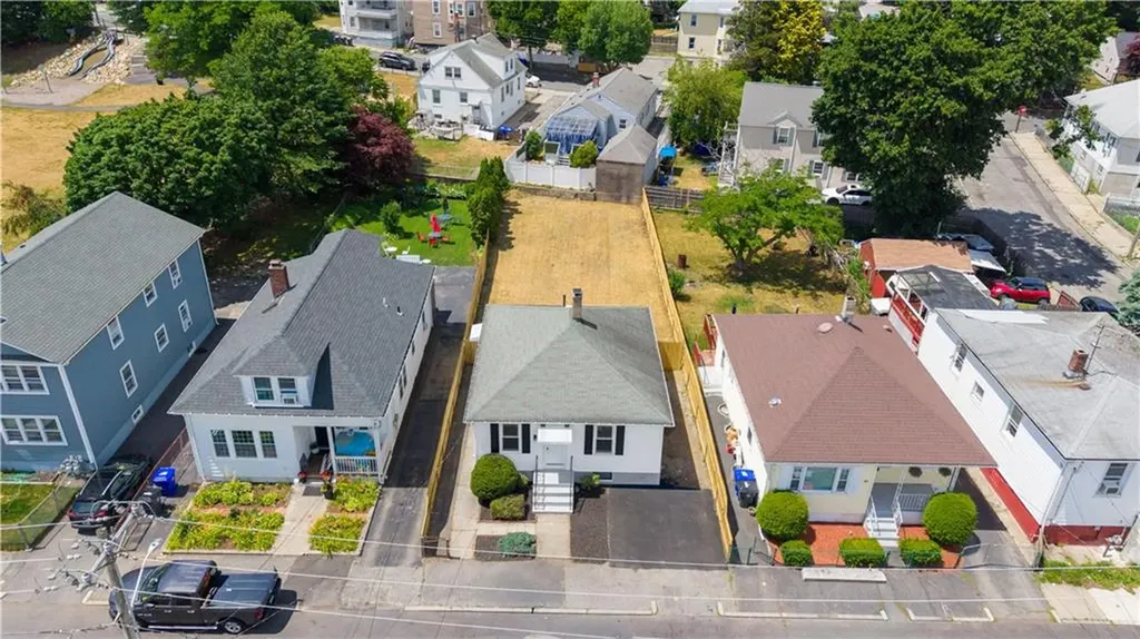 38 Mcmillen Street Providence RI 02904
