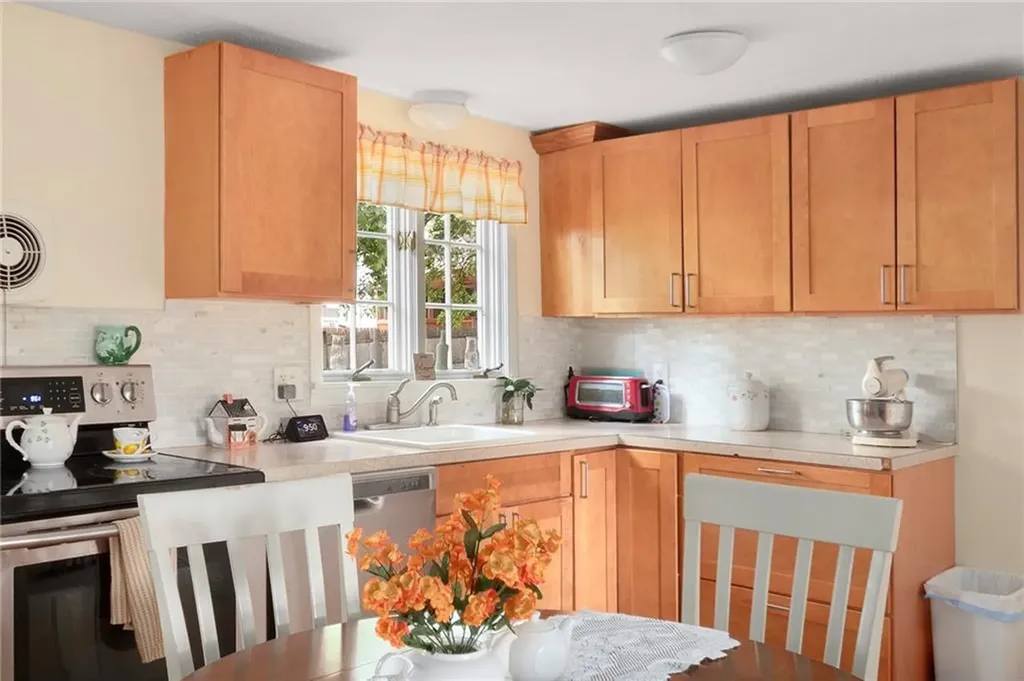 145 147 Oak Crest Drive East Providence RI 02915