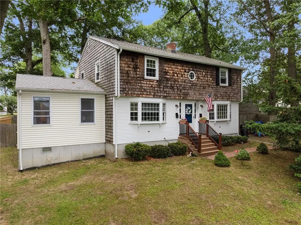 145 147 Oak Crest Drive East Providence RI 02915