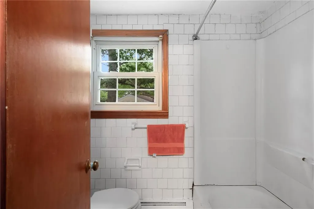 145 147 Oak Crest Drive East Providence RI 02915