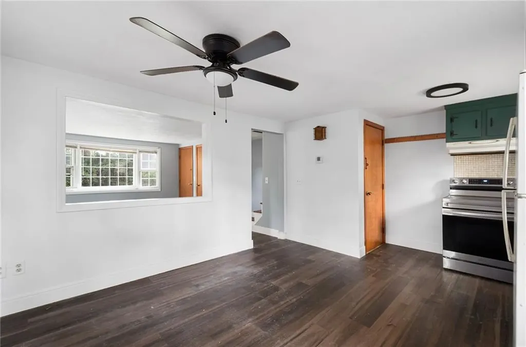 145 147 Oak Crest Drive East Providence RI 02915