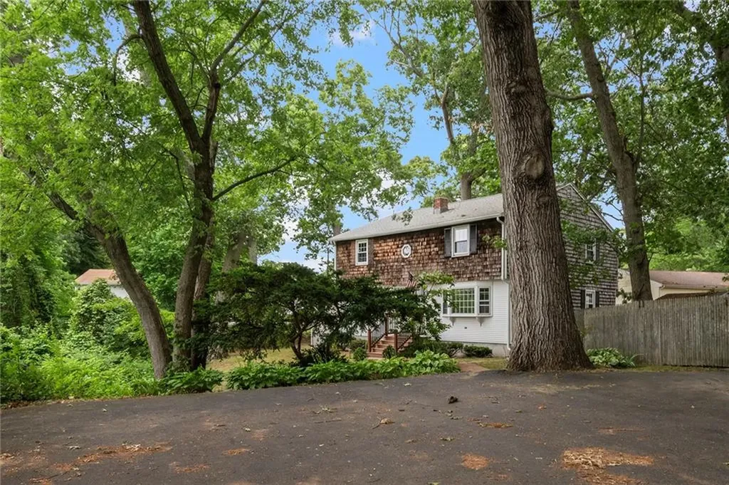 145 147 Oak Crest Drive East Providence RI 02915