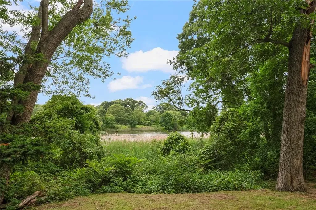 145 147 Oak Crest Drive East Providence RI 02915