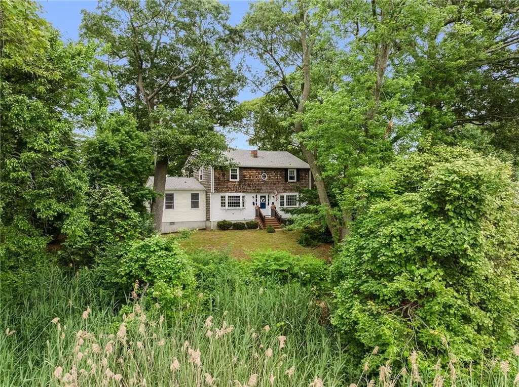 145 147 Oak Crest Drive East Providence RI 02915