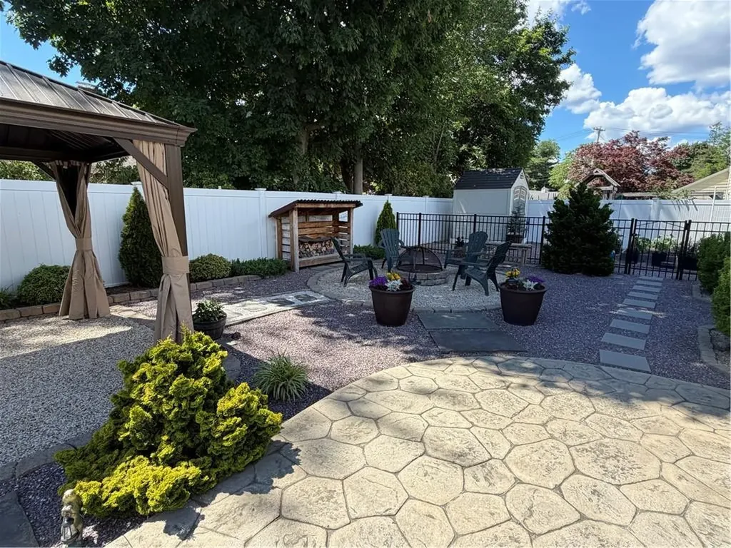 39 Merry Mount Drive Warwick RI 02888