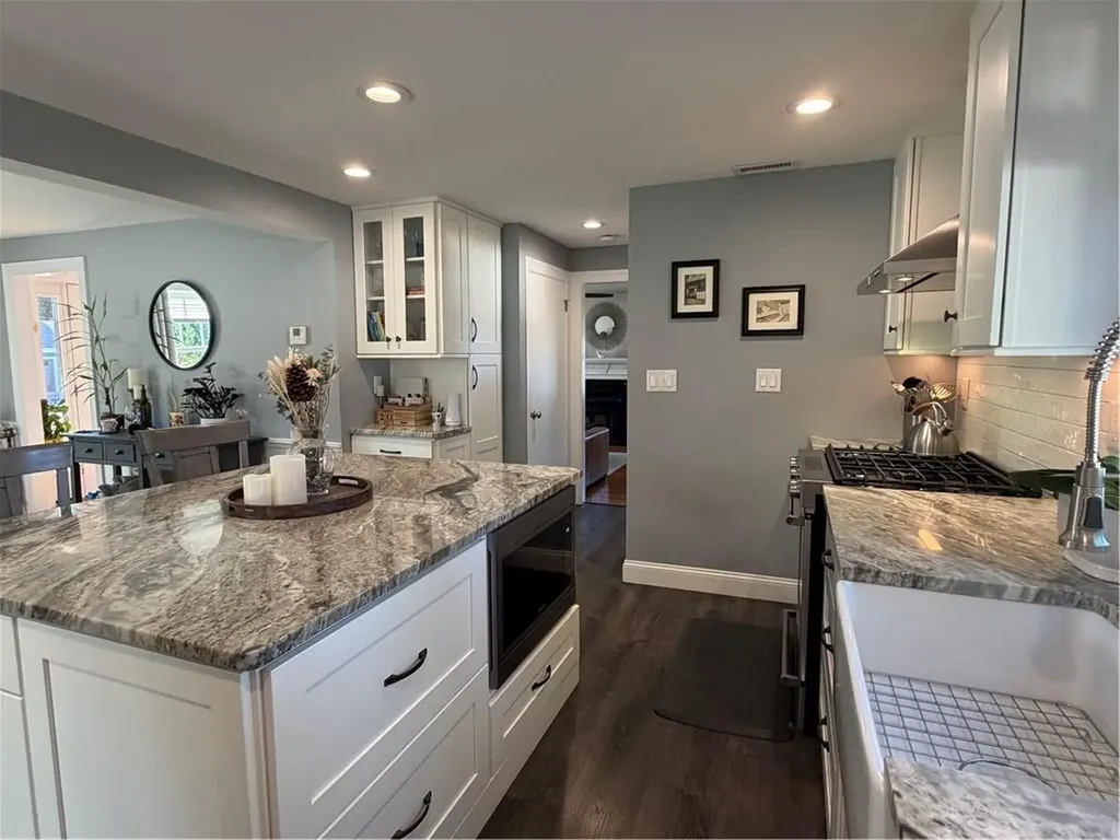 39 Merry Mount Drive Warwick RI 02888
