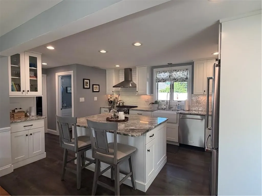 39 Merry Mount Drive Warwick RI 02888