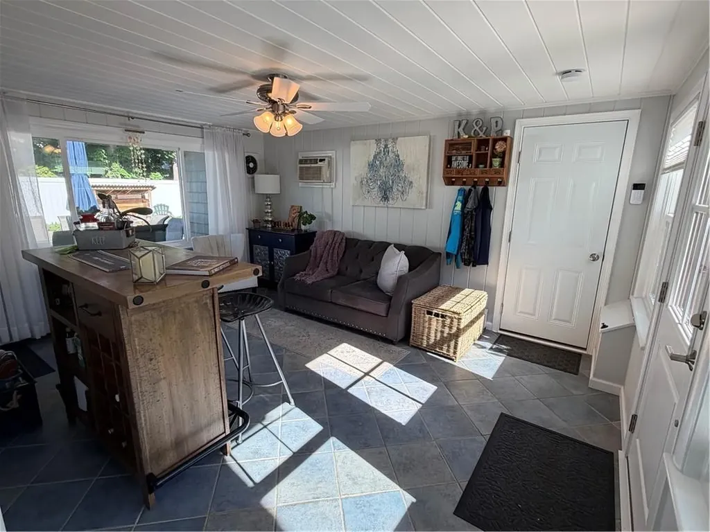 39 Merry Mount Drive Warwick RI 02888