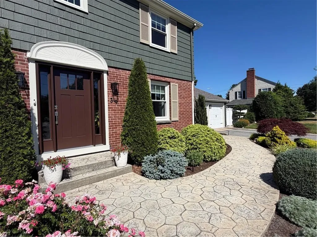 39 Merry Mount Drive Warwick RI 02888