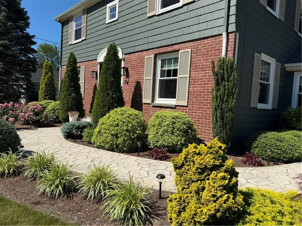 39 Merry Mount Drive Warwick RI 02888