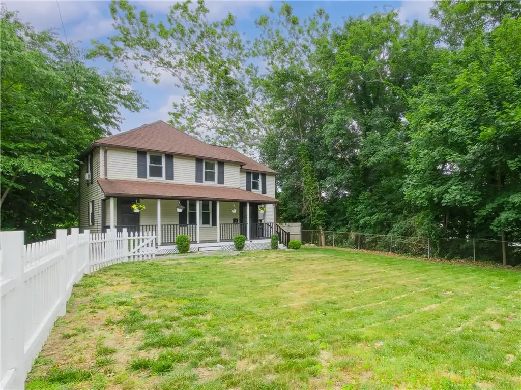 38 Padelford Avenue East Providence RI 02915