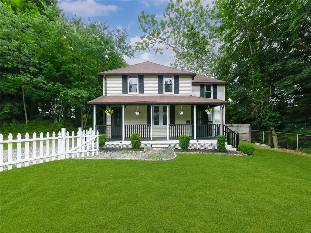 38 Padelford Avenue East Providence RI 02915