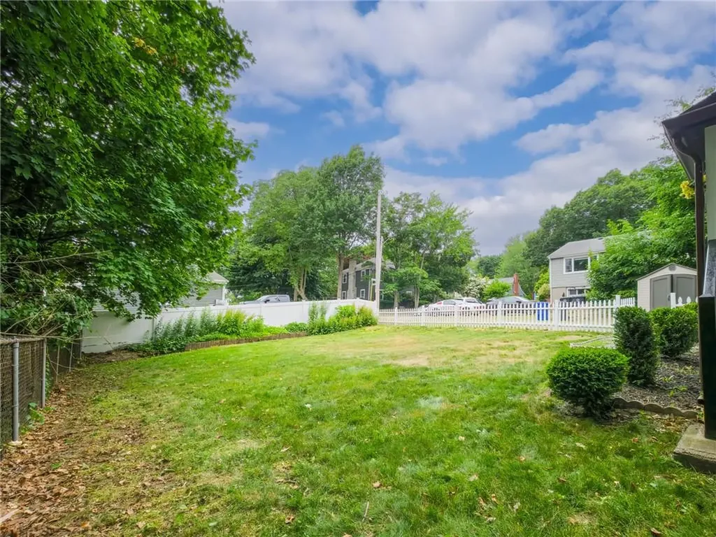 38 Padelford Avenue East Providence RI 02915