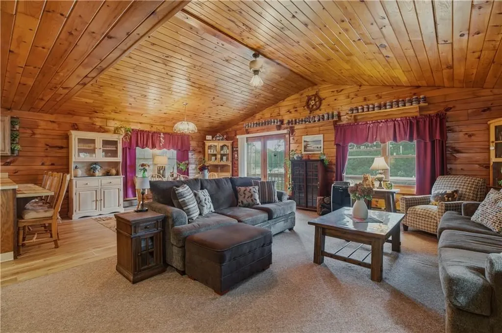 219 Pelletier Lane Tiverton RI 02878