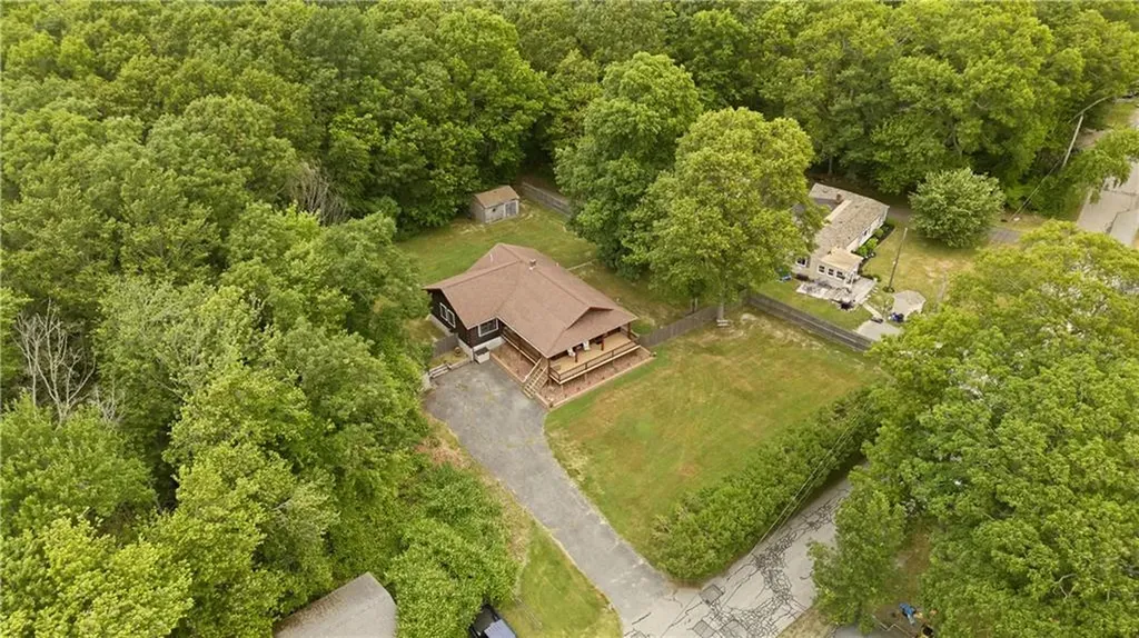 219 Pelletier Lane Tiverton RI 02878