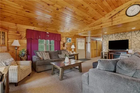 219 Pelletier Lane Tiverton RI 02878