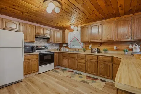 219 Pelletier Lane Tiverton RI 02878