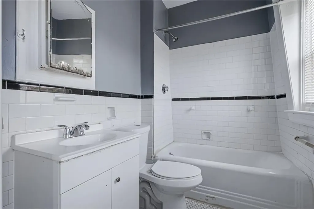 8 Somerset Street Providence RI 02907