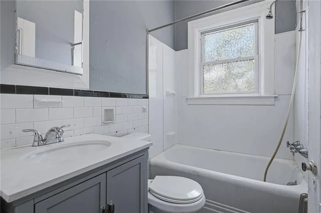 8 Somerset Street Providence RI 02907