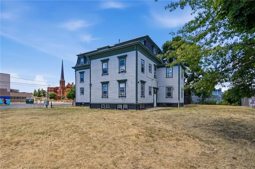 8 Somerset Street Providence RI 02907