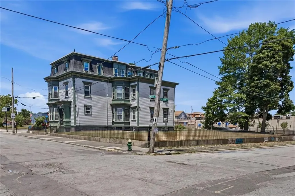 8 Somerset Street Providence RI 02907