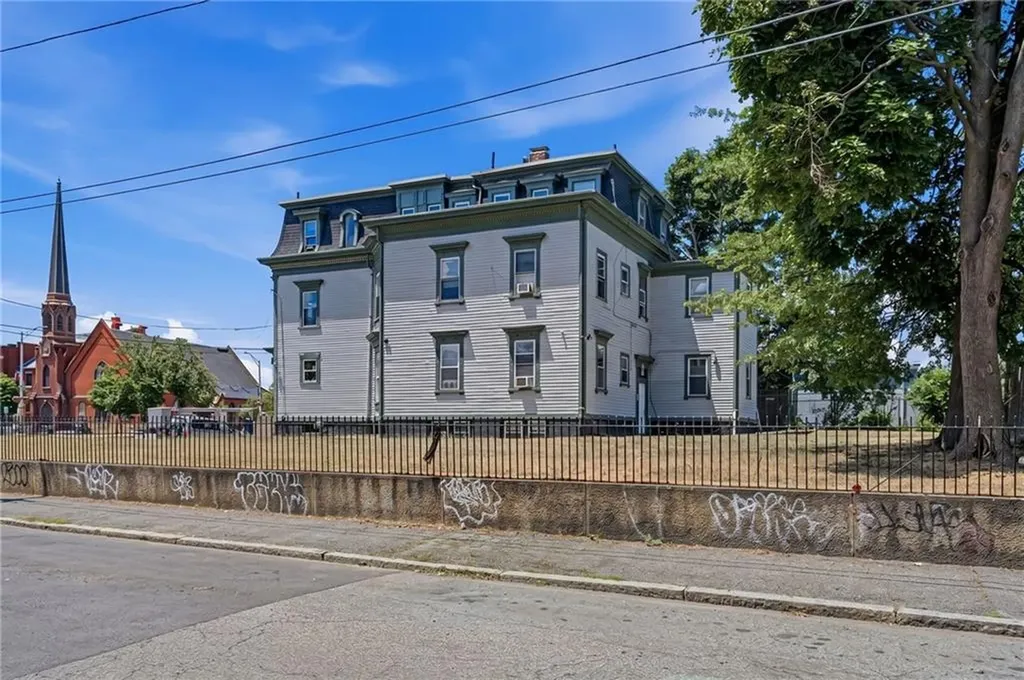 8 Somerset Street Providence RI 02907