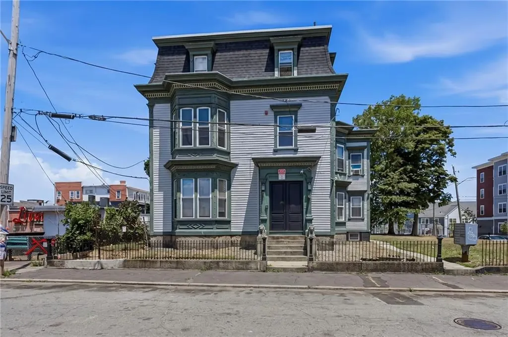 8 Somerset Street Providence RI 02907