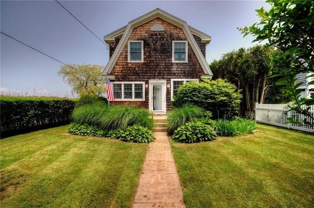 9 Pasadena Avenue Westerly RI 02891