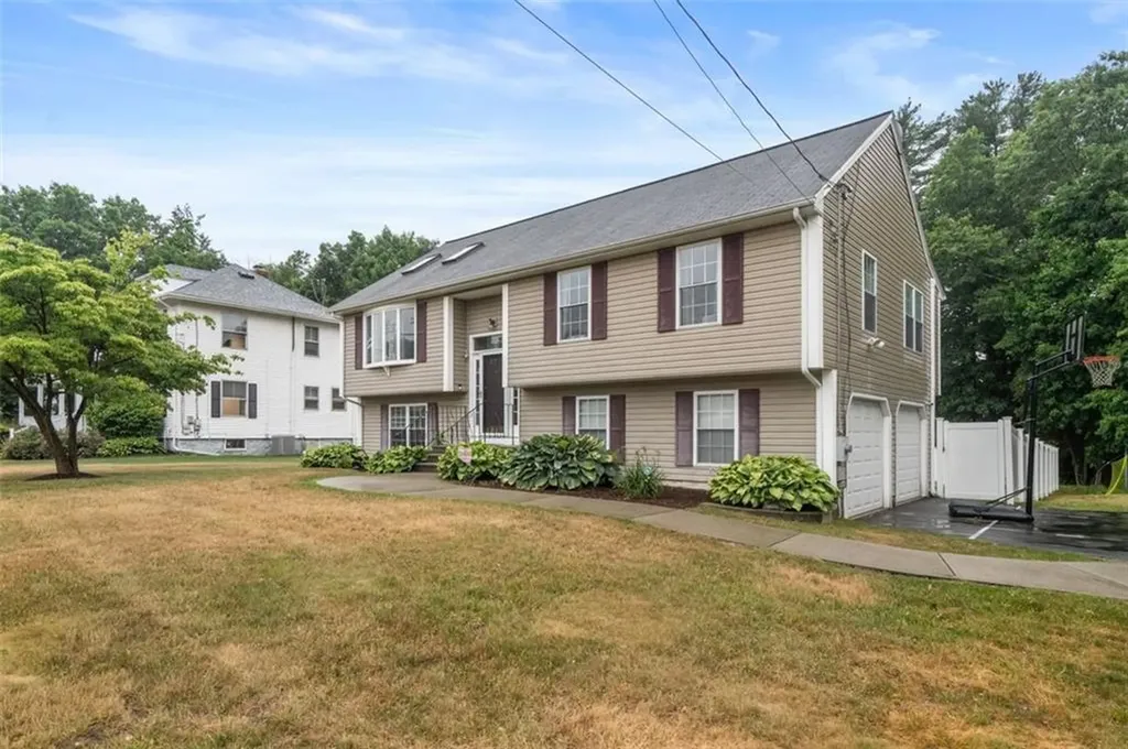 2372 Diamond Hill Road Cumberland RI 02864