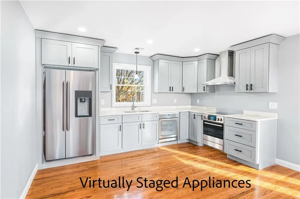 53 Christopher Street Providence RI 02904