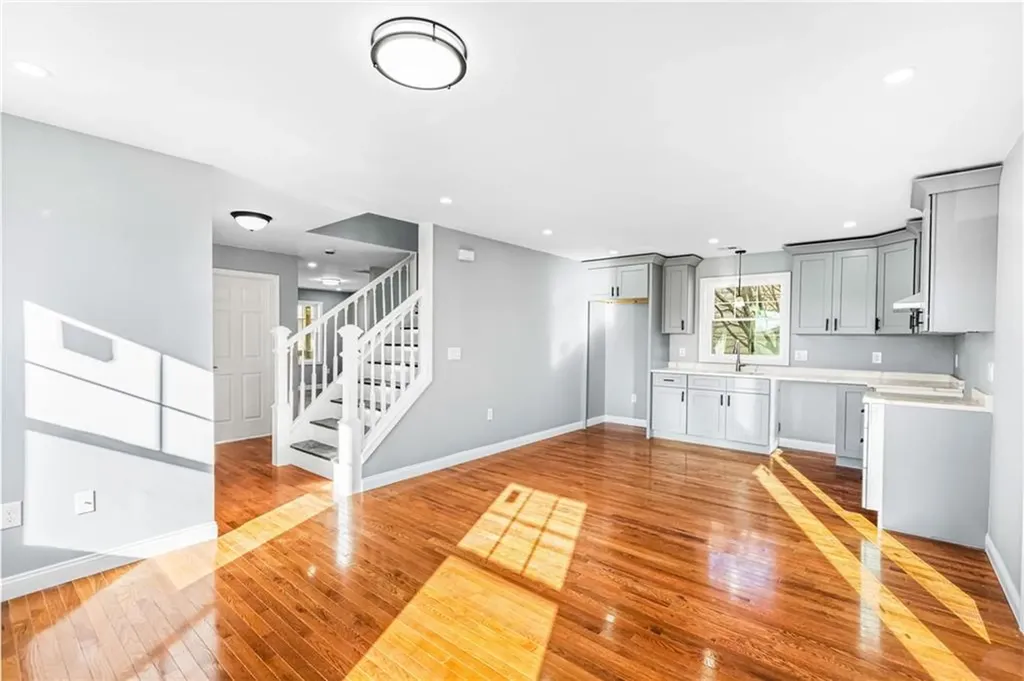 53 Christopher Street Providence RI 02904