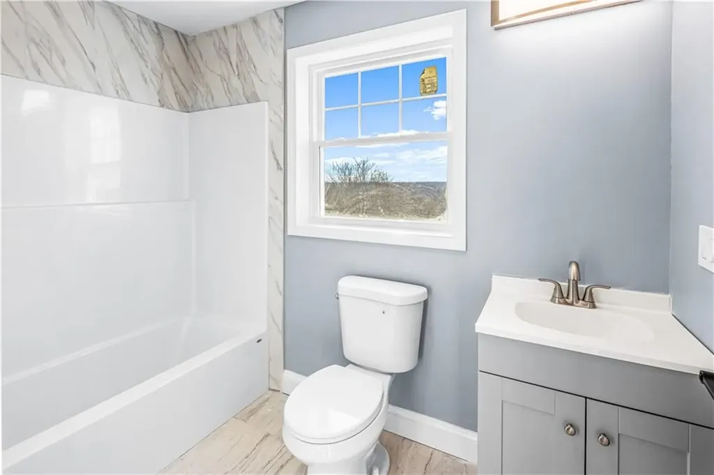 53 Christopher Street Providence RI 02904