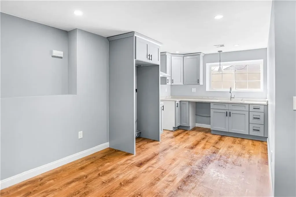 53 Christopher Street Providence RI 02904