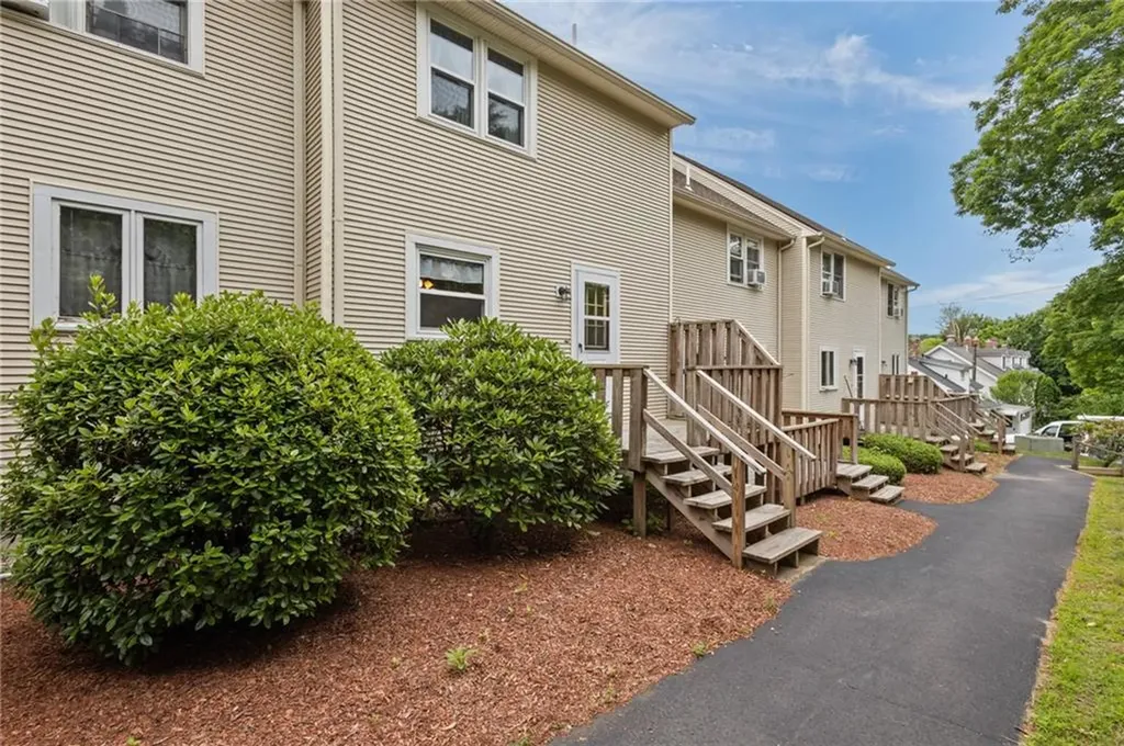 43 High Street Northbridge MA 01588