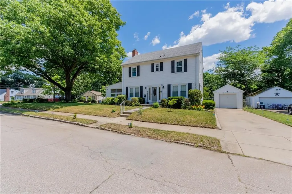 73 Western Promenade Street Cranston RI 02905