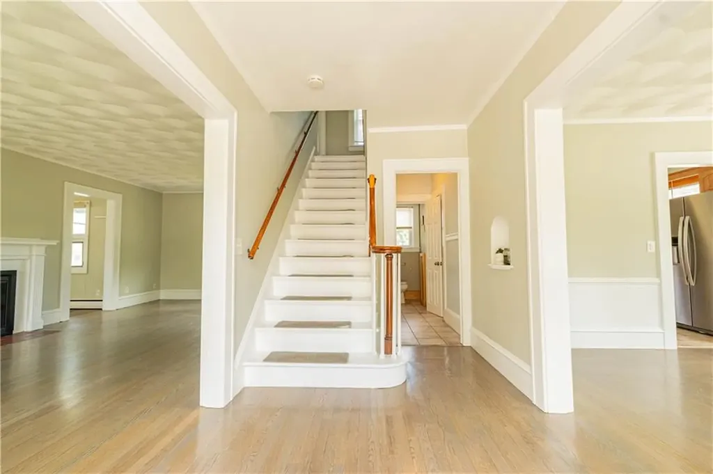 73 Western Promenade Street Cranston RI 02905